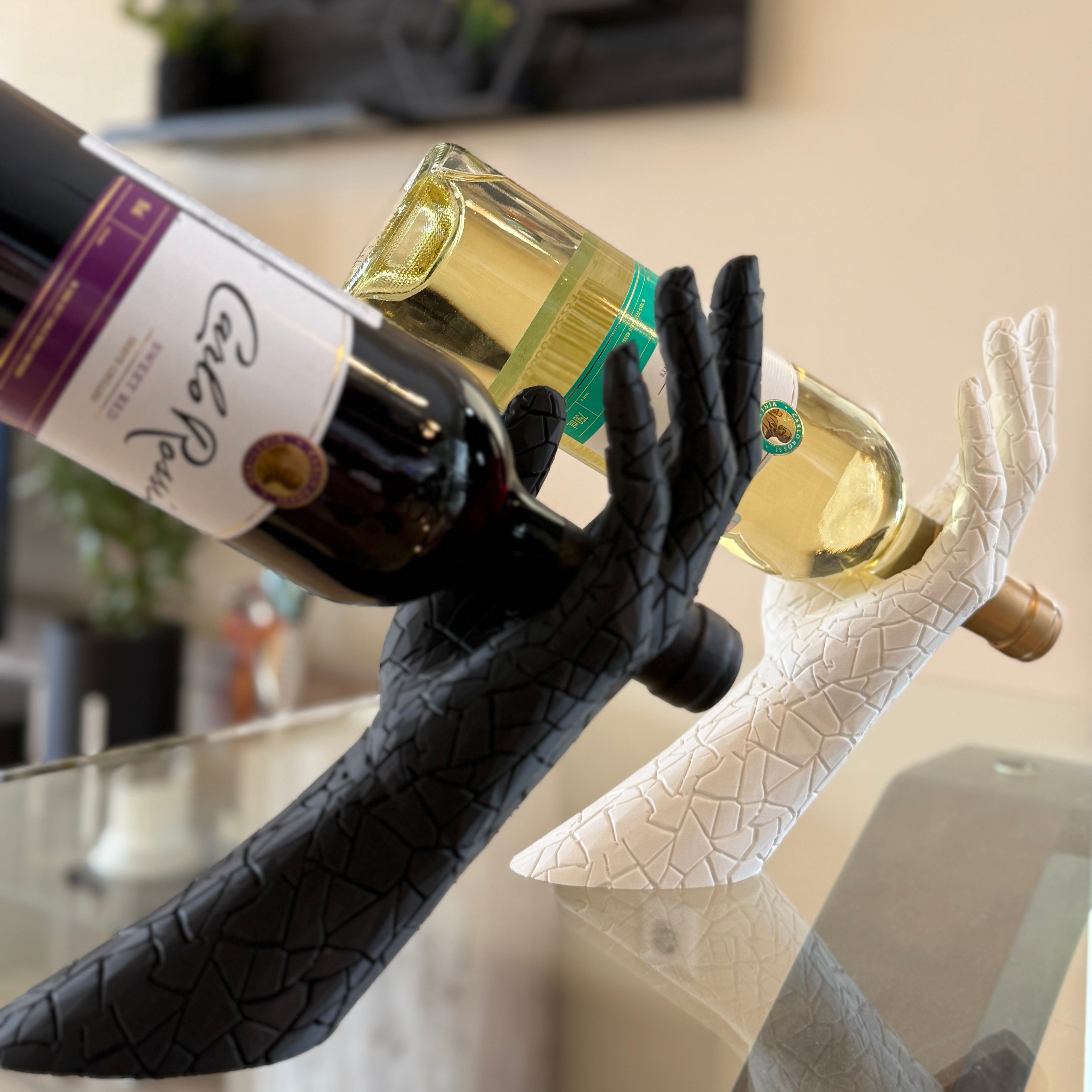 Cracked Wine Holder "Hand"