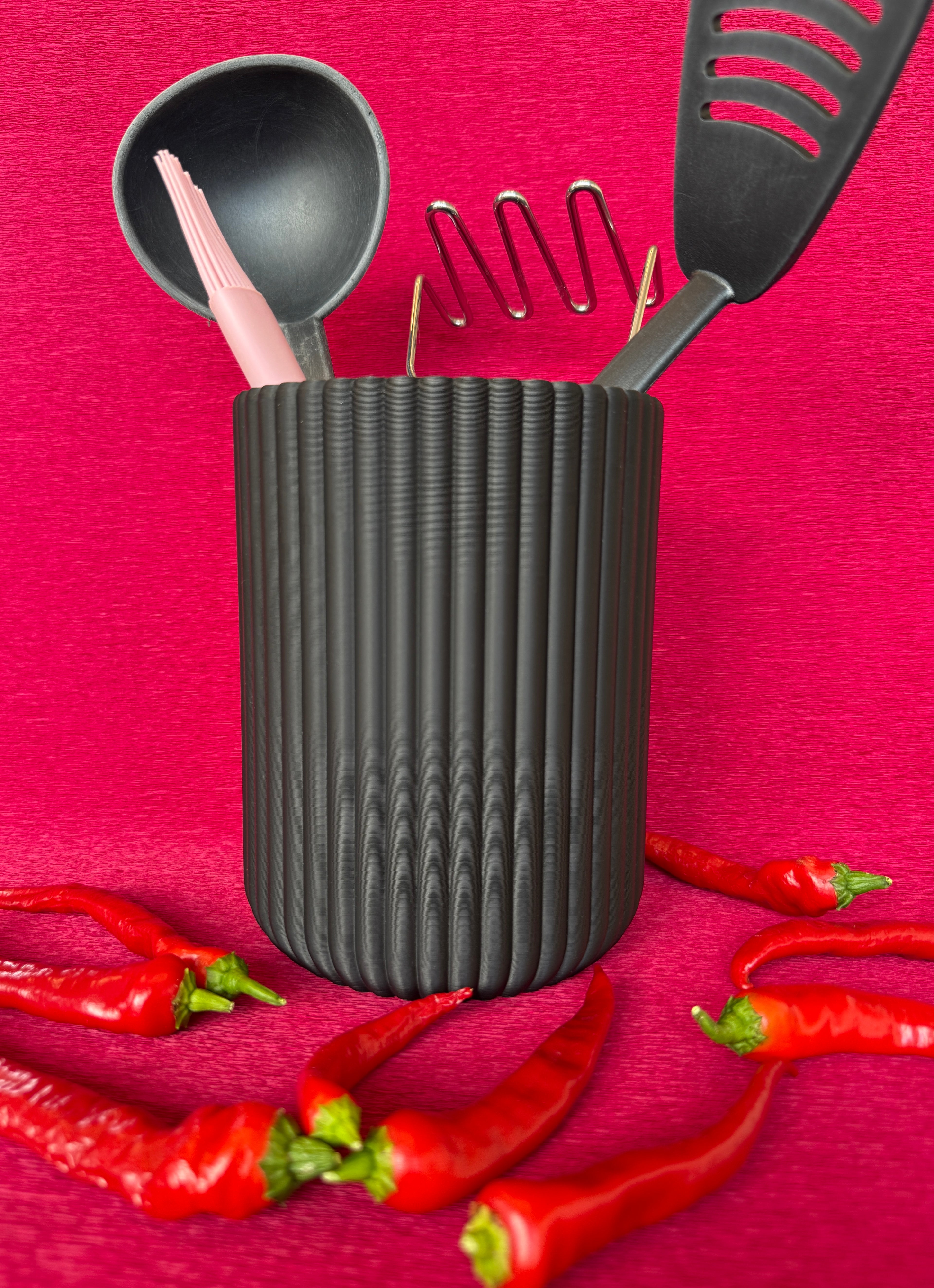 Ribbed Utensil Holder – Stylish Kitchen Organizer