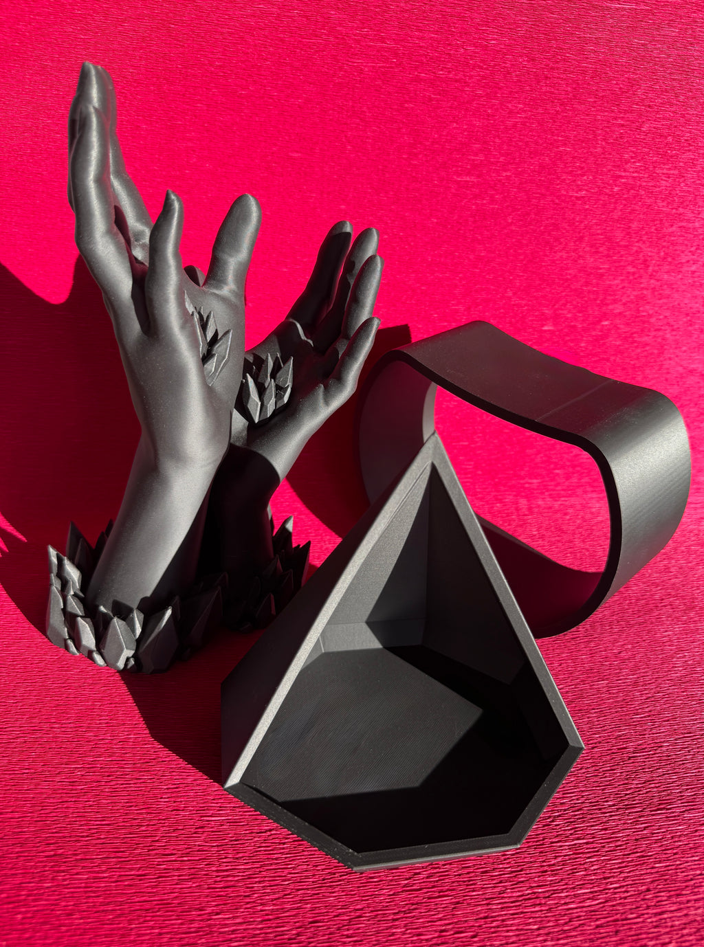 3-Piece Jewelry Set – “Hands”, Necklace & Pyramid Holders