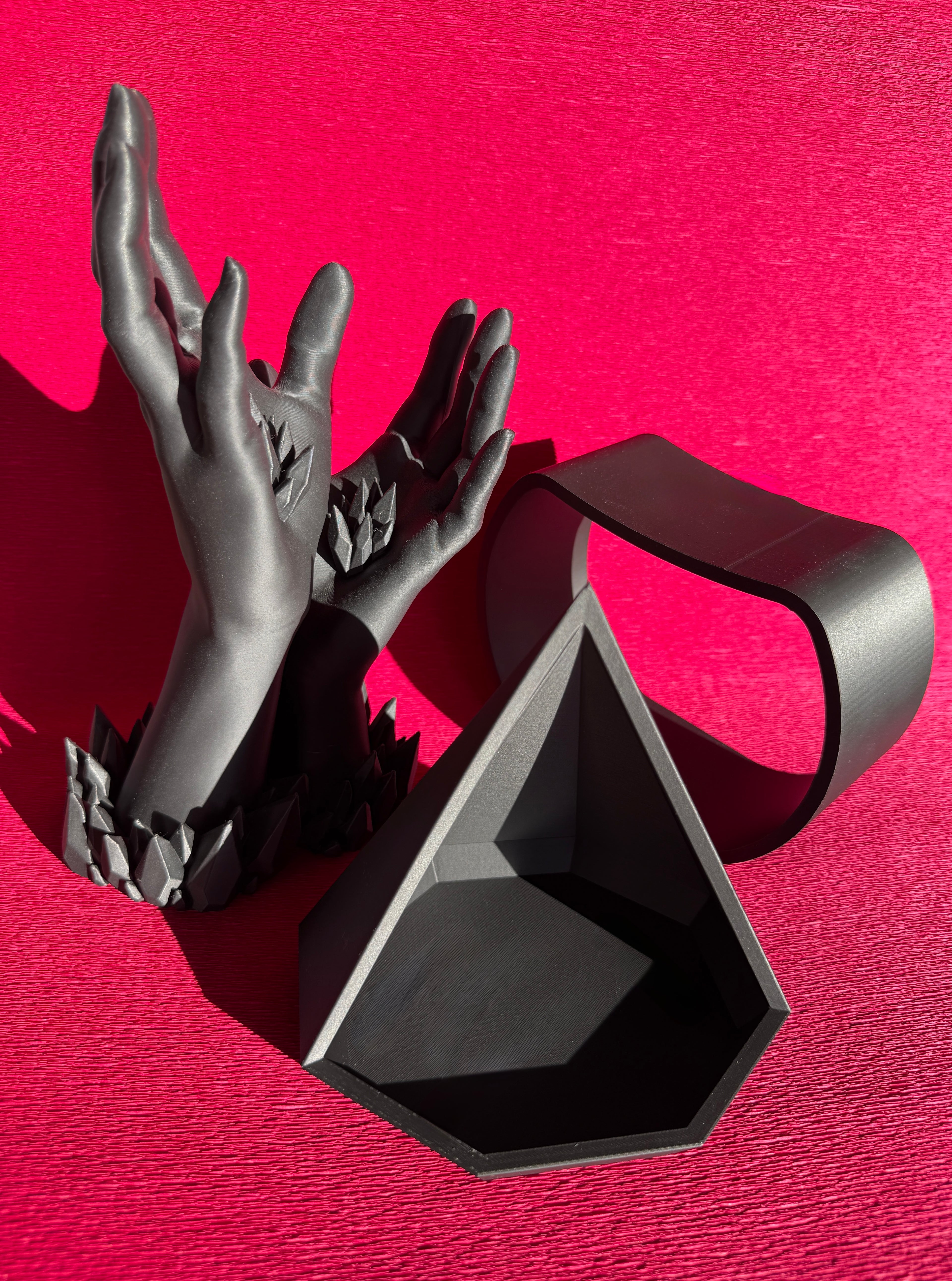 3-Piece Jewelry Set – “Hands”, Necklace & Pyramid Holders
